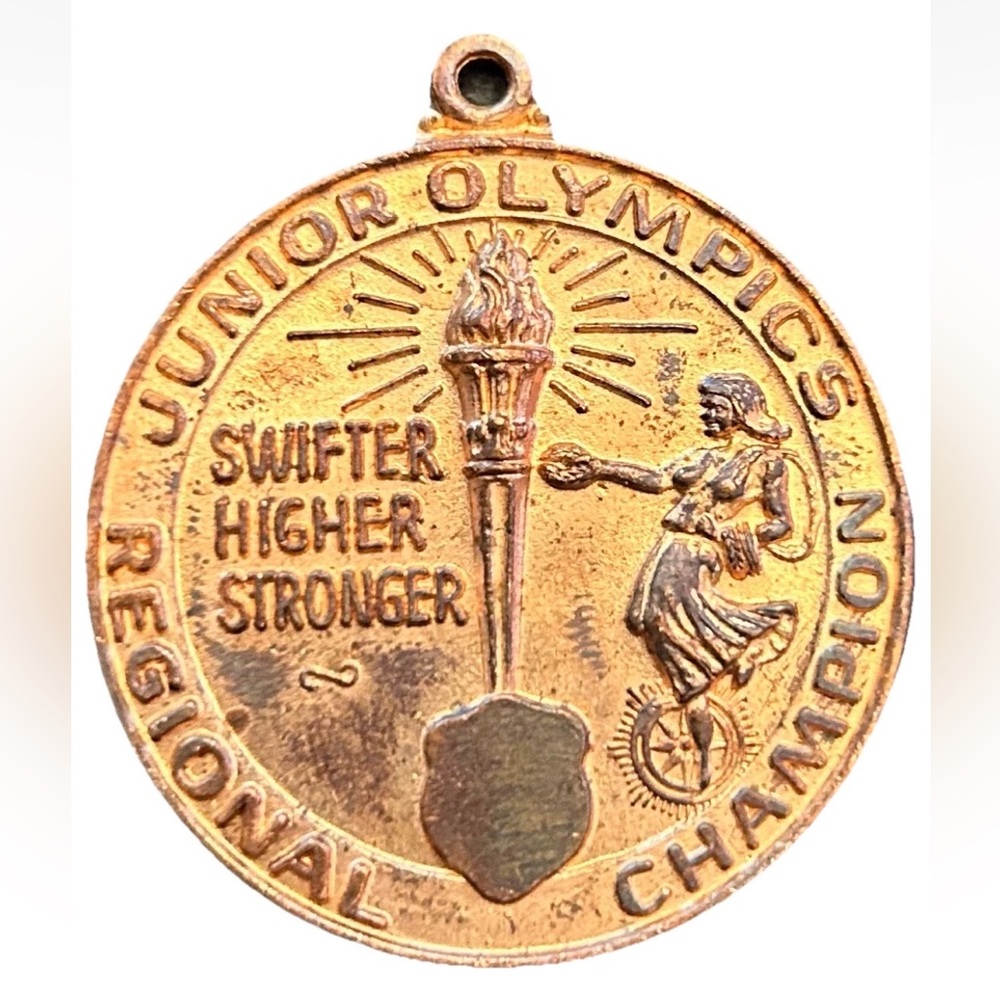 40+ YEARS VINTAGE ANTIQUE JUNIOR OLYMPICS REGIONAL CHAMPION MEDAL COPPER PENDANT